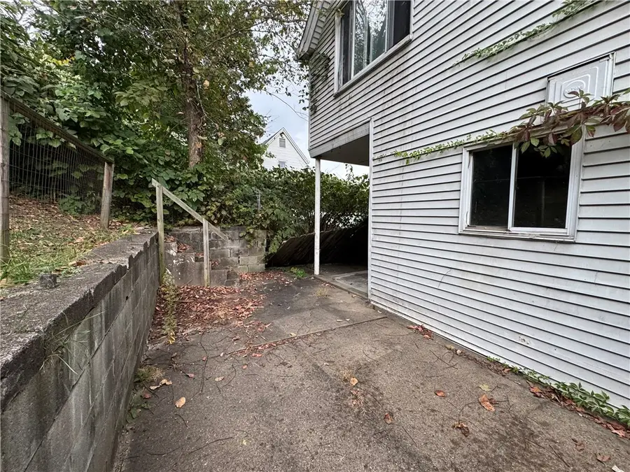 42 Sprague St, Wilmerding, PA 15148 - Image #3