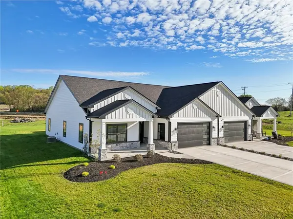 407 Raymaley Rd, Penn Twp, PA 15636