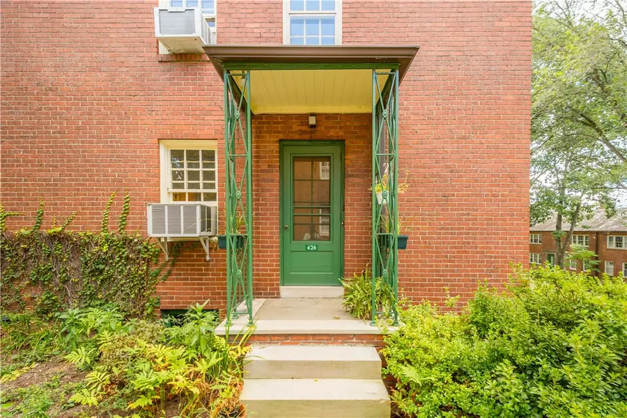 426 Sulgrave Road, Mount Washington, PA 15211 - Image #2