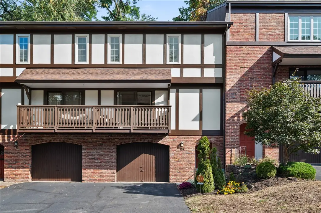 335 Woodbridge Dr, Ross Township, PA 15237 - Image #1