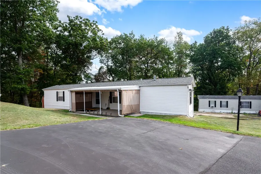 503 Tioga Drive, Cranberry Township, PA 16066 - Image #2