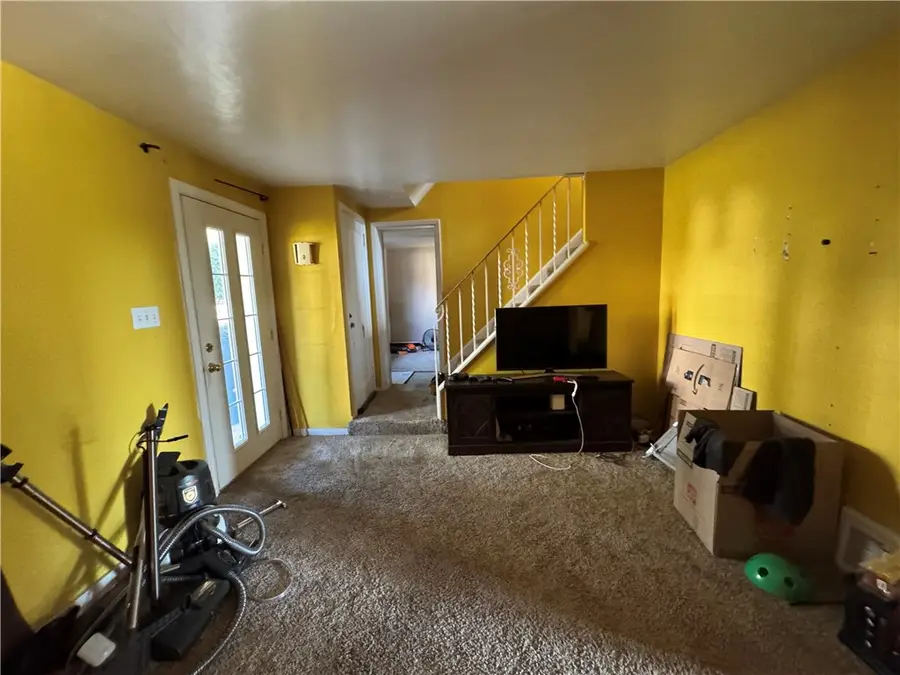 531 Burton Dr, Penn Hills, PA 15235 - Image #2