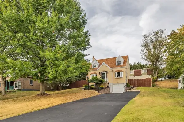 32 Wayne Ave, Hempfield Twp, PA 15644