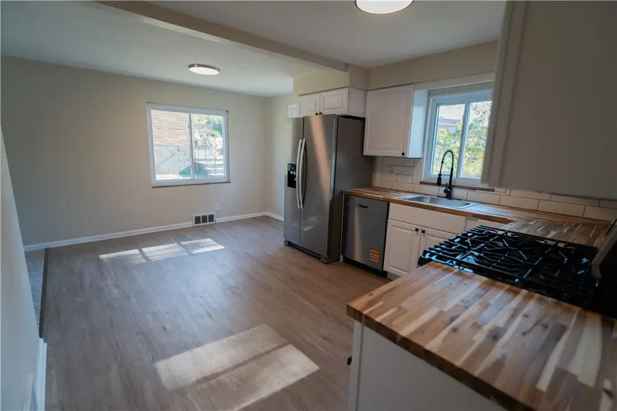 746 Lechner Ln, Baldwin, PA 15227 - Image #3