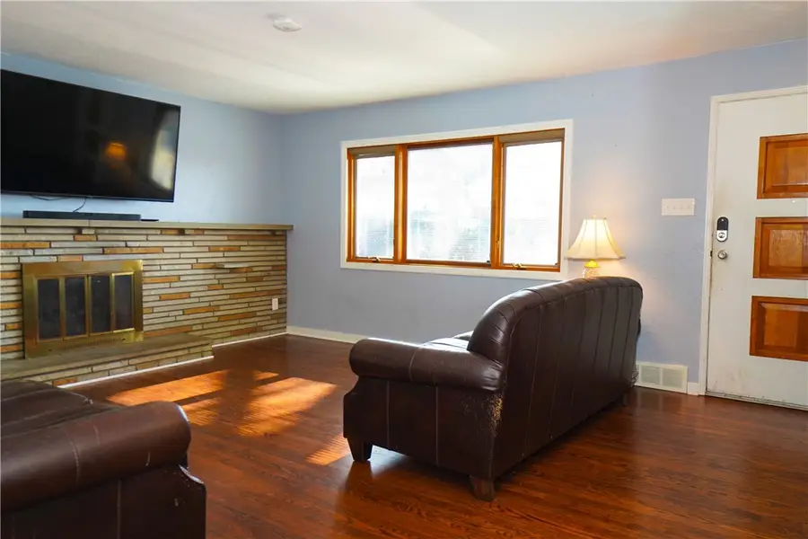 185 Peach Dr, Pittsburgh, PA 15236 - #2