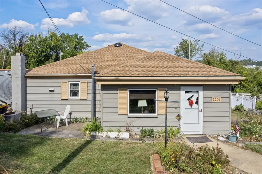 1201 Oakridge Rd, South Fayette, PA 15057 - Image #2