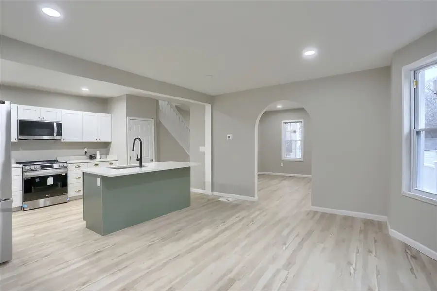 419 Maytide St, Pittsburgh, PA 15227 - Image #2