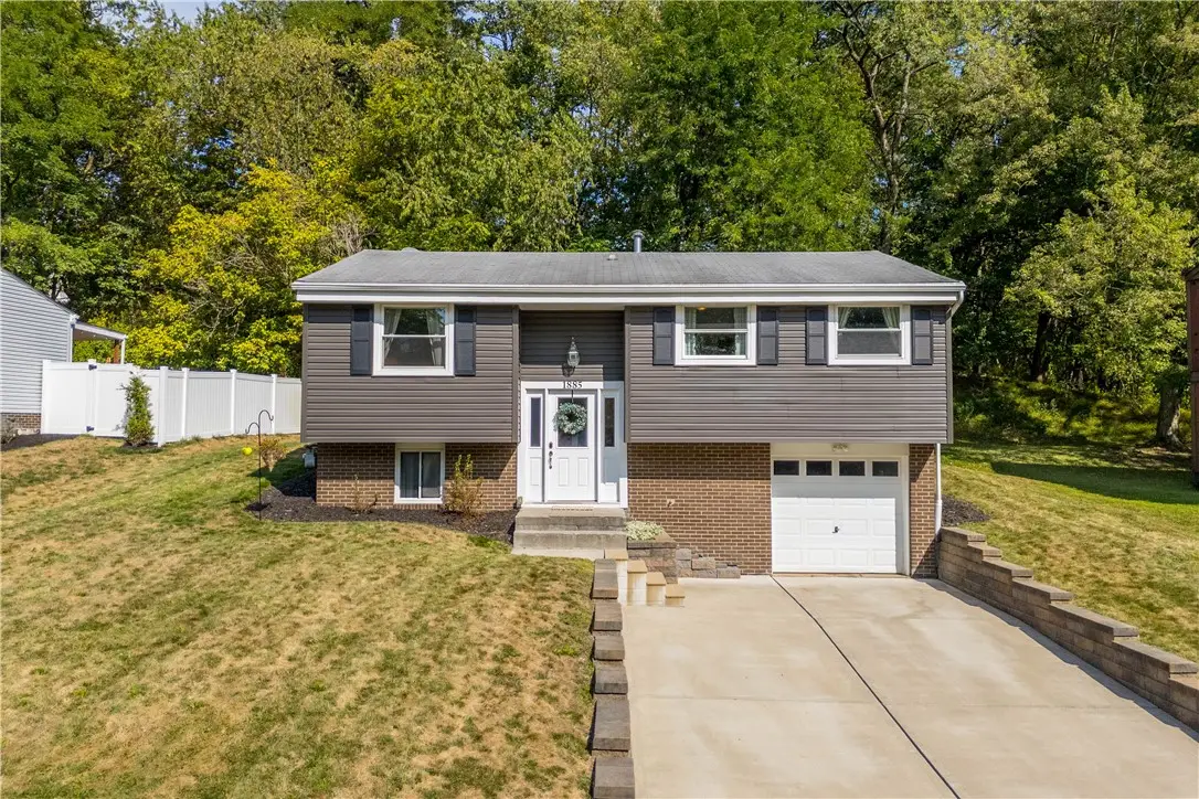 1885 Wallace Rd, South Park, PA 15129 - Image #1