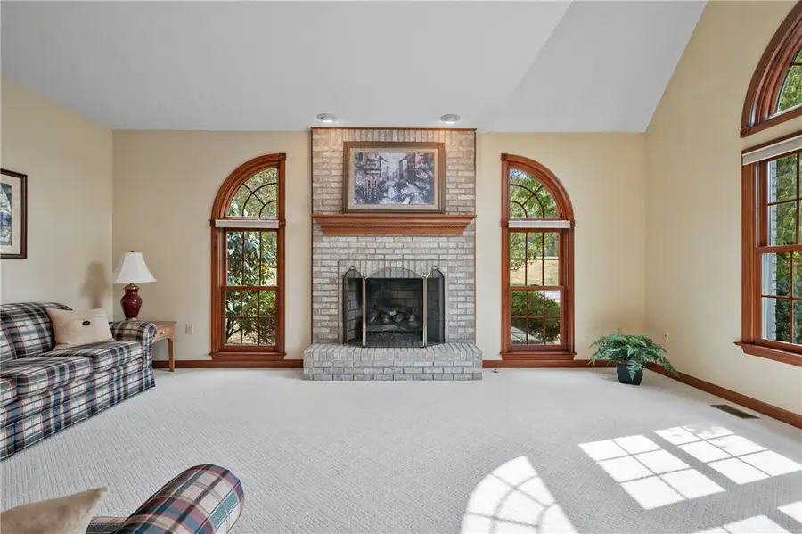 7069 Bennington Woods Dr, Allison Park, PA 15237 - Image #3