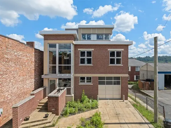 1717 Lowrie St, Troy Hill, PA 15212