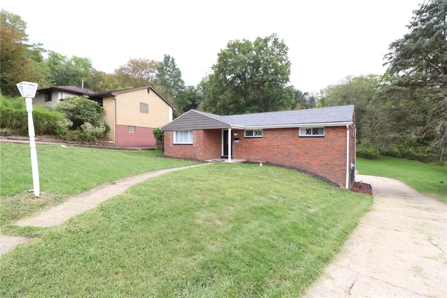 1677 Galeton Dr, Penn Hills Township, PA 15147 - Image #2