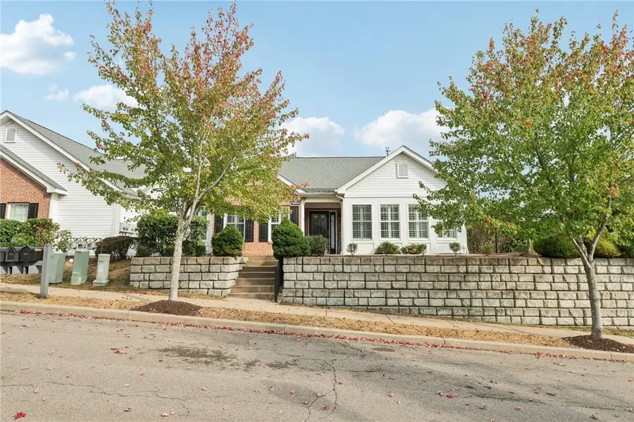 2102 Isleworth Lane, Cranberry Township, PA 16066 - Image #2