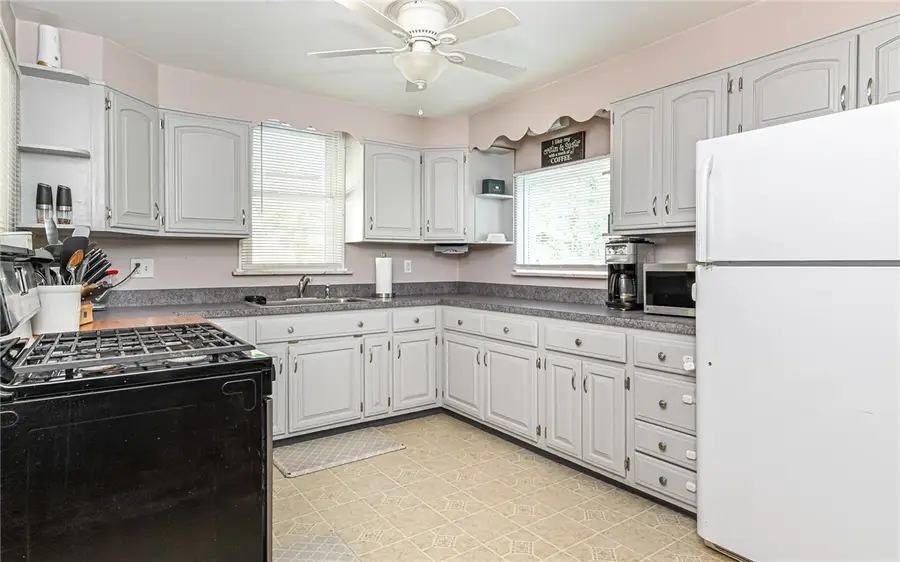 2307 Mount Royal Boulevard, Glenshaw, PA 15116 - Image #2