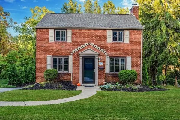 1010 Greenlawn Dr, Mt Lebanon, PA 15216