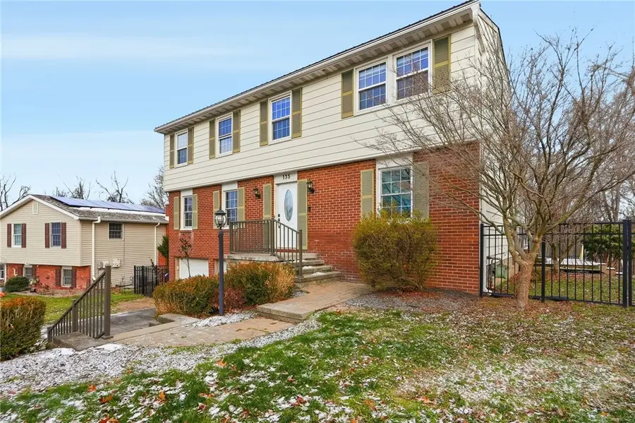 135 Pinehurst Dr, Economy, PA 15042 - Image #2