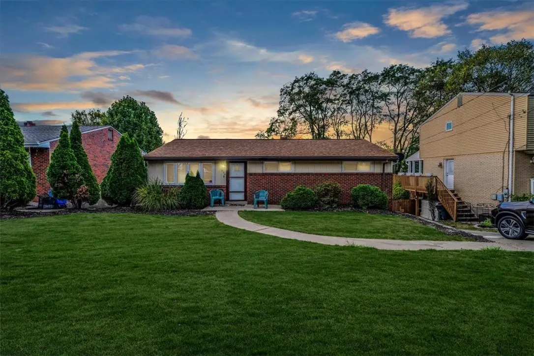 954 Ellen Dr, Baldwin, PA 15227 - Image #1