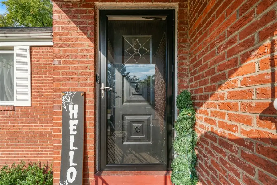 108 W Marshall Dr, Ohara Township, PA 15215 - Image #2