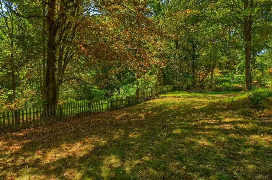 212 Ridgeway Dr, Economy, PA 15005 - Image #3