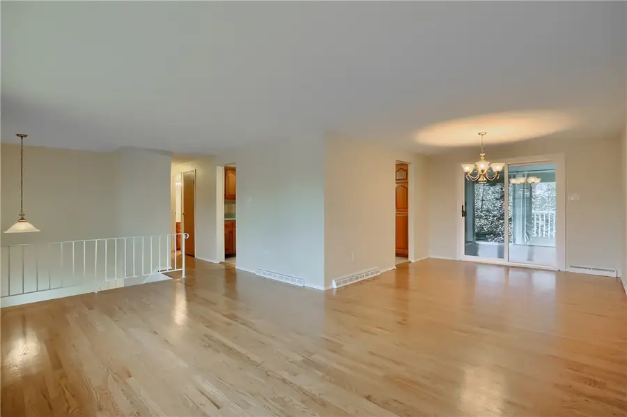 5005 Windover Dr, Robinson Township, PA 15205 - Image #3