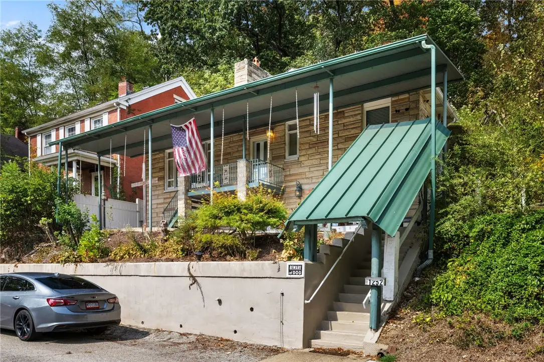 1252 Sharon St, Aliquippa, PA 15001 - Image #1