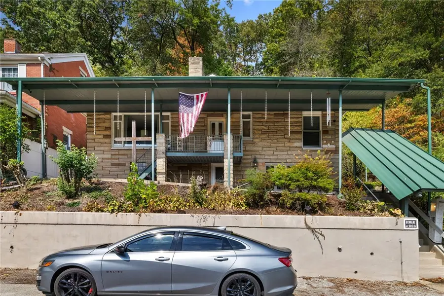 1252 Sharon St, Aliquippa, PA 15001 - Image #2