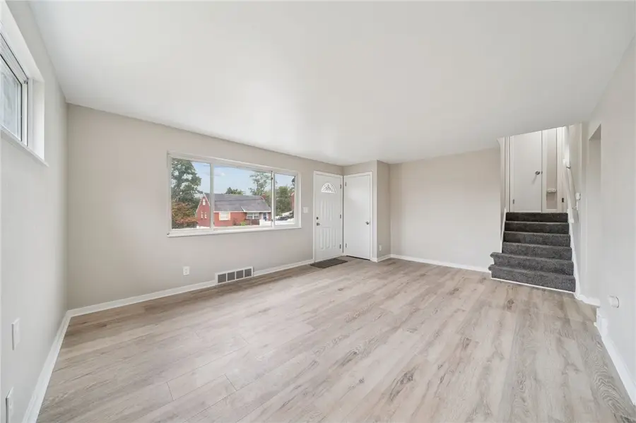 439 Regency Drive, Plum, PA 15239 - Image #2