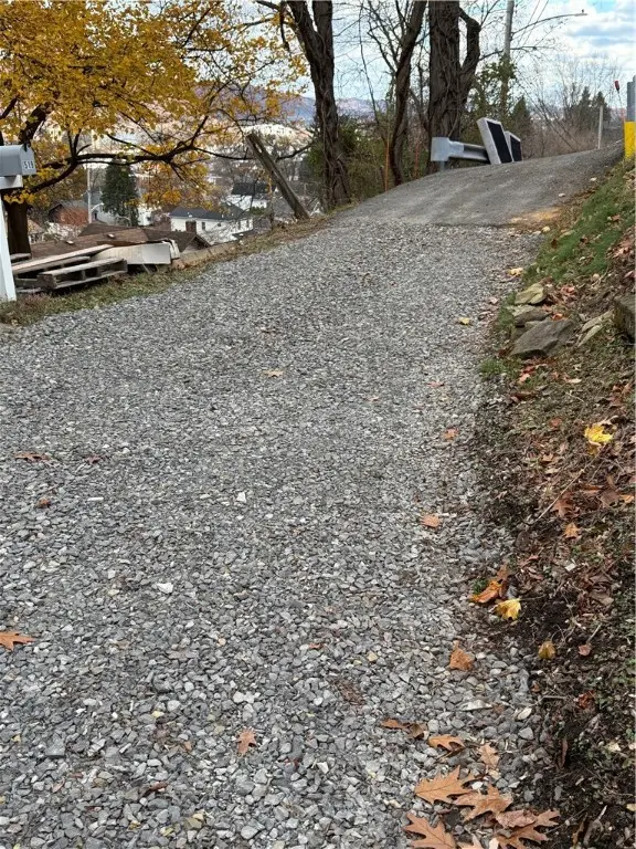 517-519 Hiland Ave, Coraopolis, PA 15108 - Image #2