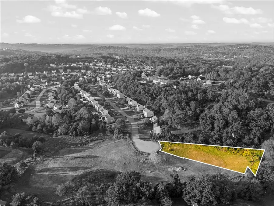 2220 Watchfield Dr, South Park, PA 15129 - Image #2