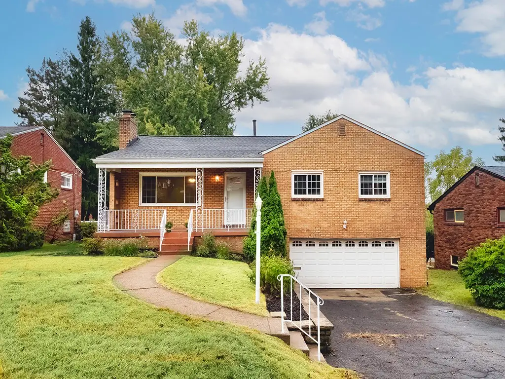 194 Thomas Dr, Whitehall, PA 15236 - Image #1