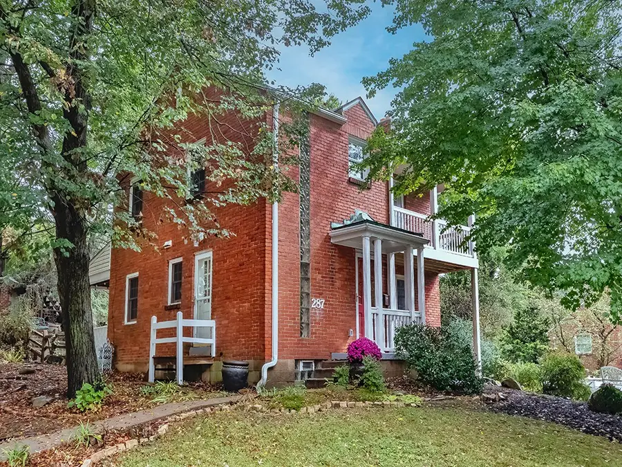 287 Sleepy Hollow Rd, Mount Lebanon Township, PA 15228 - Image #2