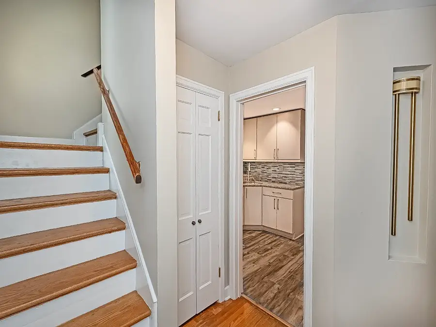 287 Sleepy Hollow Rd, Mount Lebanon Township, PA 15228 - Image #3