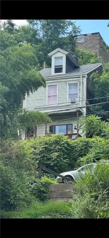 19 Mackey St, Oakland, PA 15213