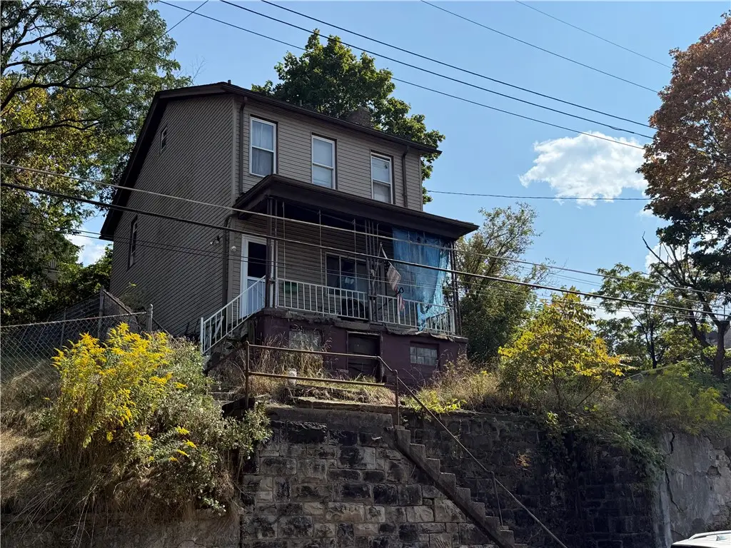 421 Belonda St, Mount Washington, PA 15211 - Image #1