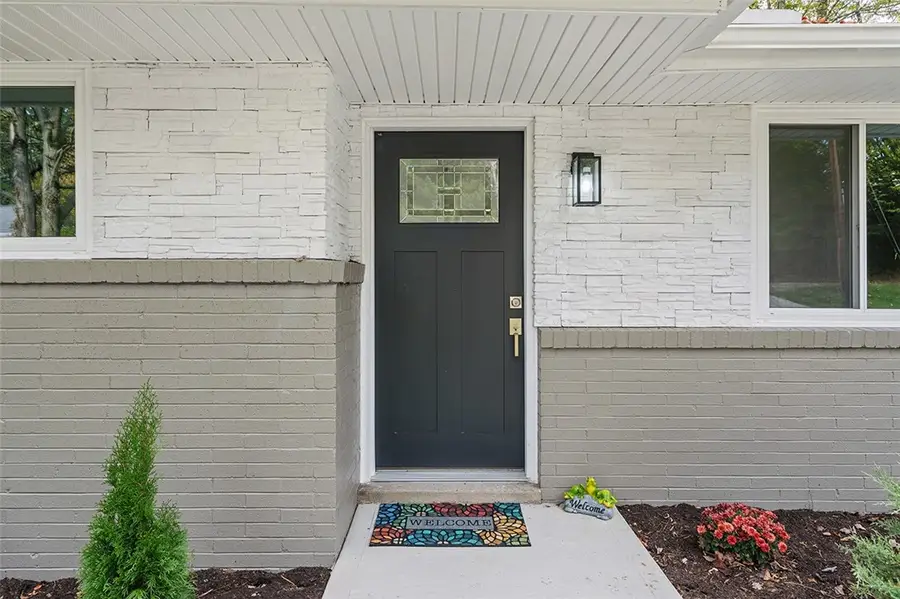 302 Mckinney Dr, Moon Township, PA 15108 - Image #3