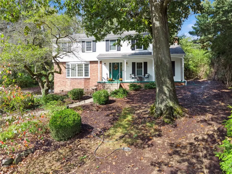 1535 Redfern Dr, Upper Saint Clair, PA 15241 - Image #2