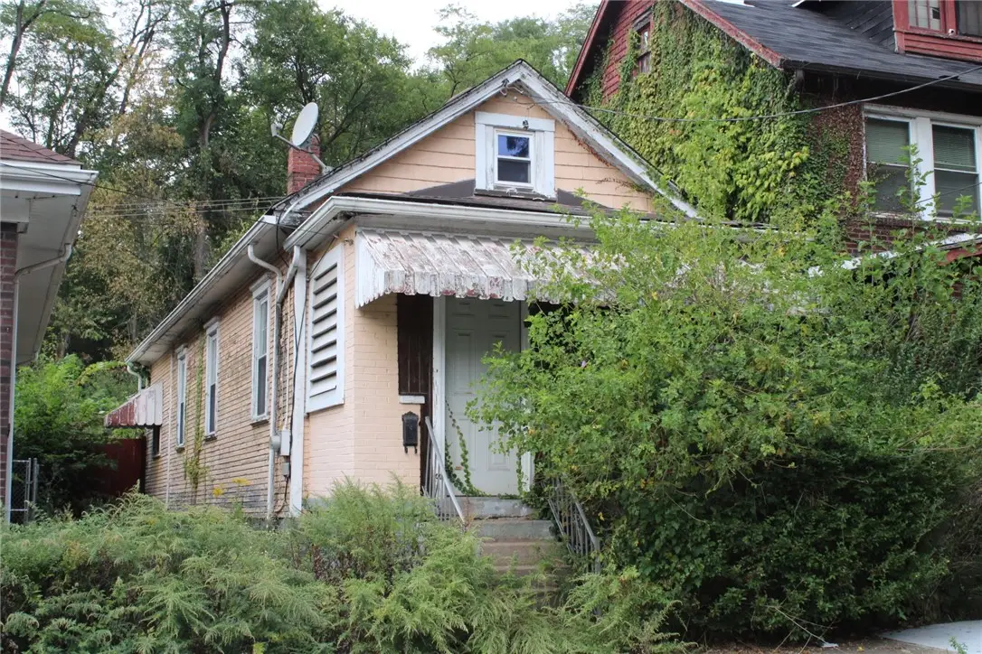 423 N Holland Ave, Rankin, PA 15104 - Image #1