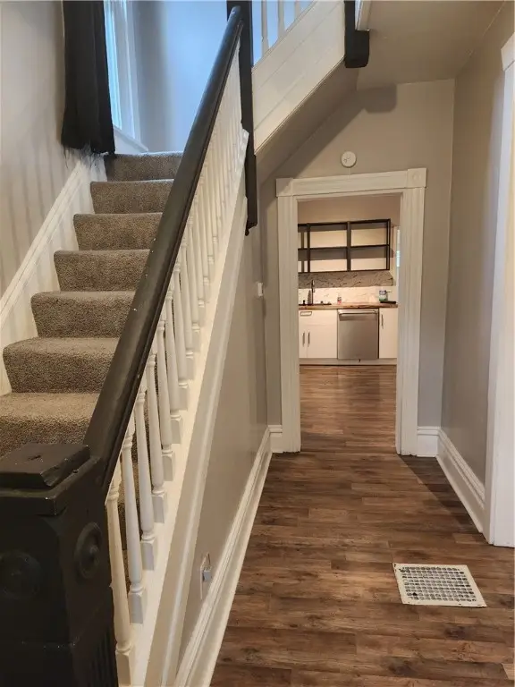 1417 Hall Ave, Sharon, PA 16146 - Image #2