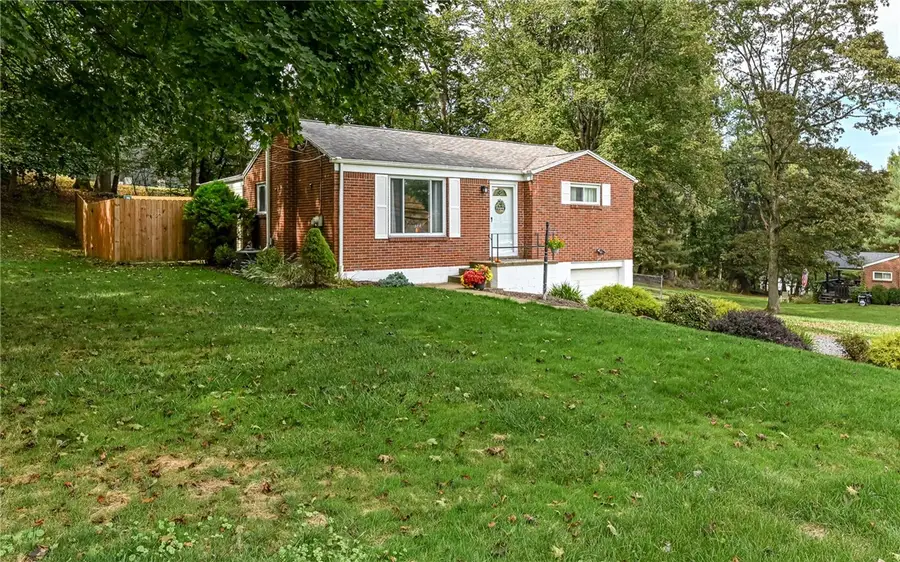 2524 Royal View Dr, Allison Park, PA 15101 - Image #2