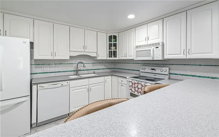 201 Pine Ct, Ross Township, PA 15237 - Image #3