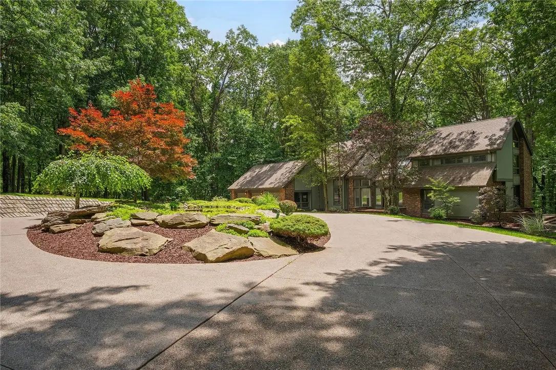 958 Blackburn Road, Sewickley Heights, PA 15143 - Image #1