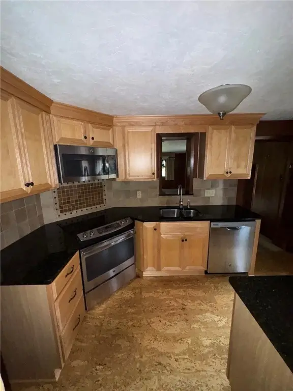 813 Maine St, Forest Hills, PA 15221 - Image #2