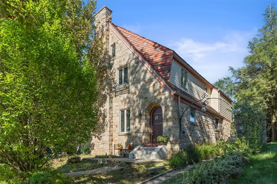 211 Outlook Dr., Mount Lebanon Township, PA 15228 - Image #2