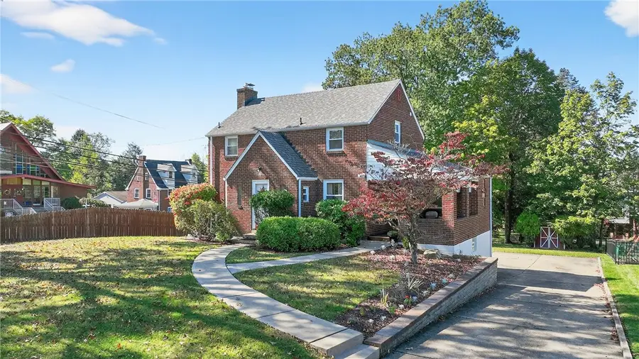 2603 Sherwood Rd, Glenshaw, PA 15116 - Image #2