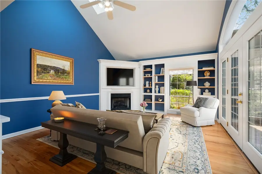 604 Essex Ct, Ohara Township, PA 15238 - Image #2