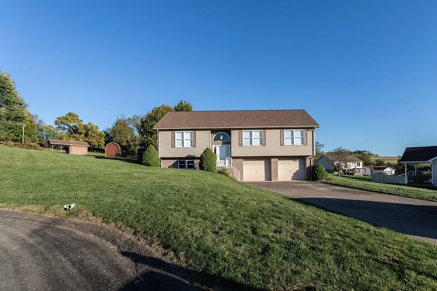 110 Camilla Circle, East Huntingdon, PA 15666 - Image #3