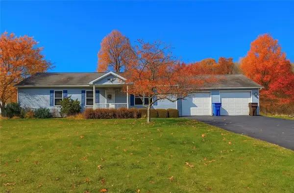 7 Staffordshire Dr, Pine Twp, PA 16127