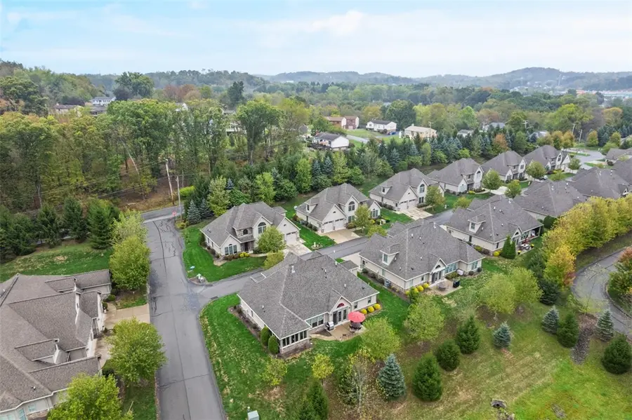 2723 Flat Stone Ct, Hampton, PA 15044 - Image #2