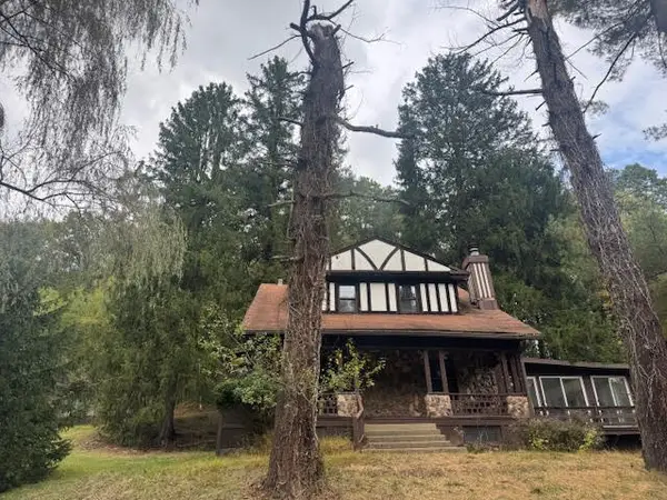 1564 Goldbaugh Ln, Franklin Park, PA 15090