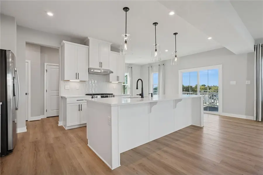 5832 Sabato Dr, North Huntingdon, PA 15642 - Image #2