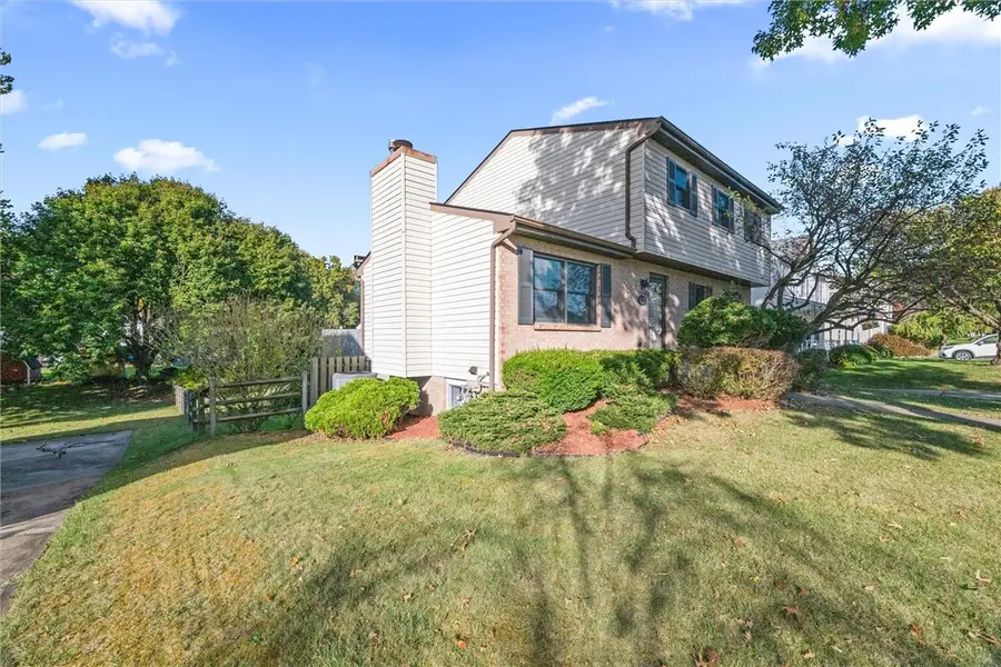 217 Sycamore Ridge Dr, Springdale Township, PA 15144 - Image #3